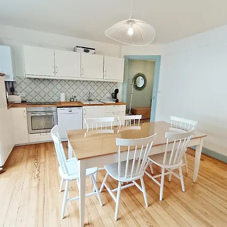 Apartment Alphonse 52, Grand T4, Terrasse, Wifi, 6 Personnes