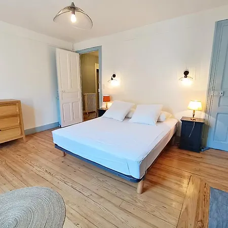Alphonse 52, Grand T4, Terrasse, Wifi, 6 Personnes Bagneres-de-Luchon