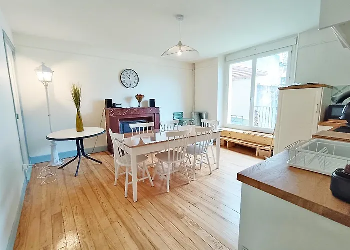 Alphonse 52, Grand T4, Terrasse, Wifi, 6 Personnes Bagnères-de-Luchon