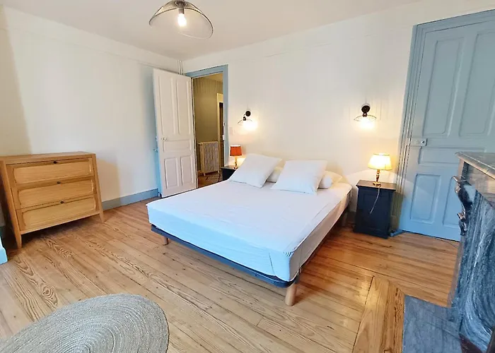 Alphonse 52, Grand T4, Terrasse, Wifi, 6 Personnes Bagnères-de-Luchon
